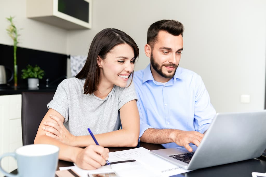 couple filling tax return online